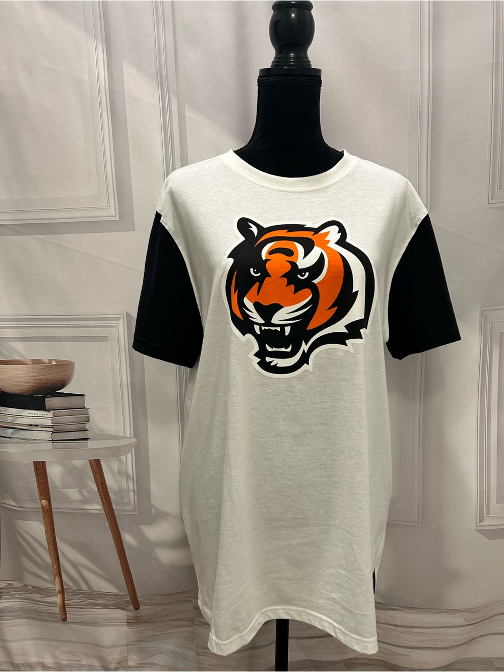 Cincinnati Bengals Men’s NFL White & Black & Orange Tiger Tee Large NWT
